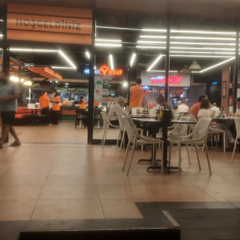 Köfteci Yusuf'ta Hijyen Skandalı Ve İlgisiz Yönetici