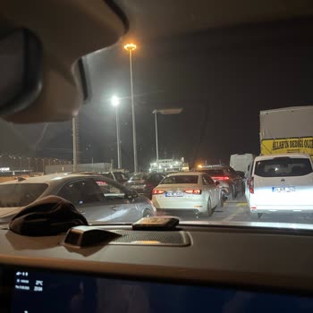 Araç Kuyruğu Ve Mağduriyet: Eskihisar-Topçular Hattında Yaşanan Sorun