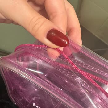 Bir Ayda Bozulan Makyaj Çantası Hayal Kırıklığı Yarattı