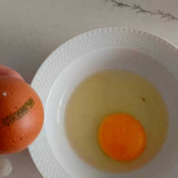 Bebeğim İçin Aldığım Süt Ve Yumurta Son Kullanma Tarihi Geçmiş Çıktı