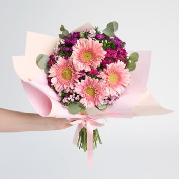 Solmuş Ve Farklı Çiçekler, Müşteri Hizmetleri Yanıtsız Kaldı