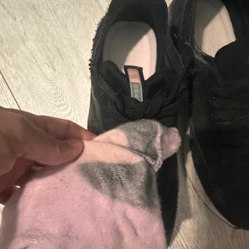 Satın Aldığım Spor Ayakkabı İlk Kullanımda Boya Bıraktı, İade Talebim Reddedildi