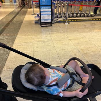 Ajet Uçuşunda Hasarlı Teslim Edilen Bebek Arabası Ve Çözülmeyen Mağduriyet