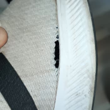 FLO'dan Alınan Adidas Ayakkabı Kısa Sürede Yırtıldı, Değişim Talebim Reddedildi