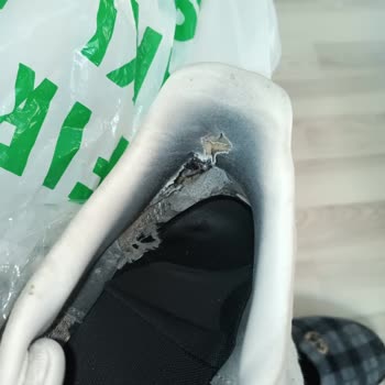 FLO'dan Alınan Adidas Ayakkabı Kısa Sürede Yırtıldı, Değişim Talebim Reddedildi