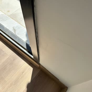 Daire Tesliminde Kötü İşçilik Ve Muhatap Bulamama Mağduriyeti