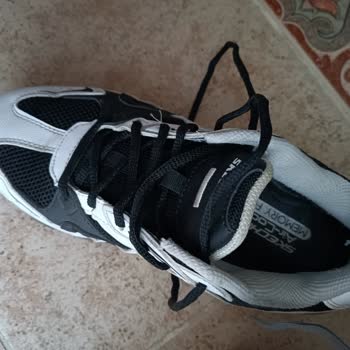 Skechers Ayakkabıda Kısa Sürede Topuk Yırtılması Ve Değişim Talebi