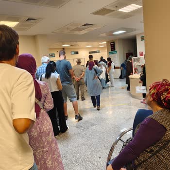 Hastanede Sıra Karmaşası Ve Personel Eksikliği Mağduriyeti