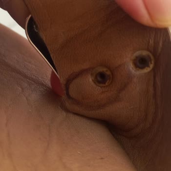 4 Günde Pas Lekesi Bırakan Sandalet İçin Tamir Talebim Reddedildi