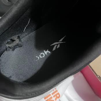 Bir Ayda Yırtılan Reebok Ayakkabıda İade Talebim Reddedildi