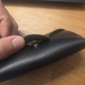 Ray Ban Gözlük Kılıfım Yırtıldı Mağaza Orijinal Kılıfı Değiştirmiyor