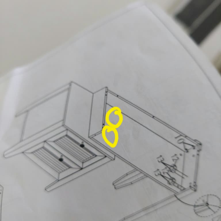 İstikbal Bağlantı Sorunu Nedeniyle Makyaj Masası Taşıma Sırasında Parçalanıyor