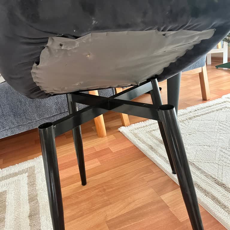 Aldığım Masa Sandalye Kısa Sürede Bozuldu, Servis İlgisiz