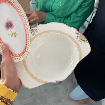 Karaca Züccaciye Aldığım Yemek Takımı Eksik Ve Kırık Teslim Edildi Mağduriyetim Giderilmiyor