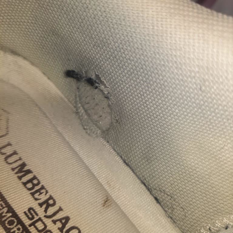 Kısa Sürede Yırtılan Ayakkabıya Değişim Yapılmadı