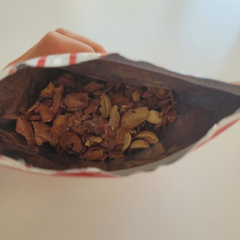 Tadım Yer Fıstığı Paketinden Aşırı Miktarda Çöp Çıktı, Hayal Kırıklığı Yaşadım