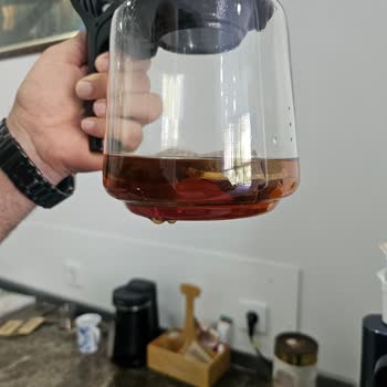 Yeni Alınan Elektrikli Su Sebilinin Demlik Kısmı İlk Kullanımda Çatladı, Garanti Dışı Bırakıldı