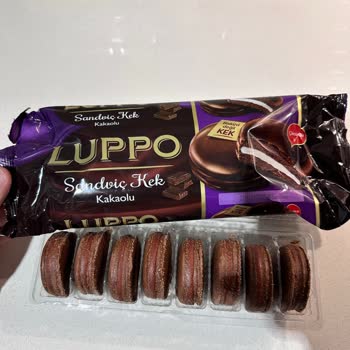 Aldığım Luppo Kekin Ambalajını Açınca Küf Taneleriyle Karşılaştım