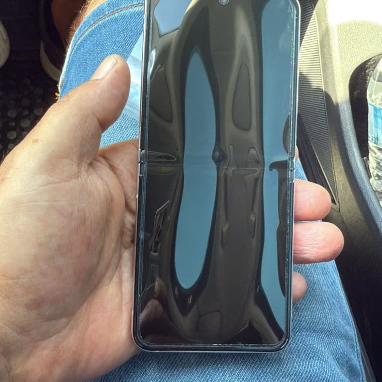 Ekran Değişimi Sonrası Kısa Sürede Tekrar Bozulan Z Flip İçin Mağduriyet