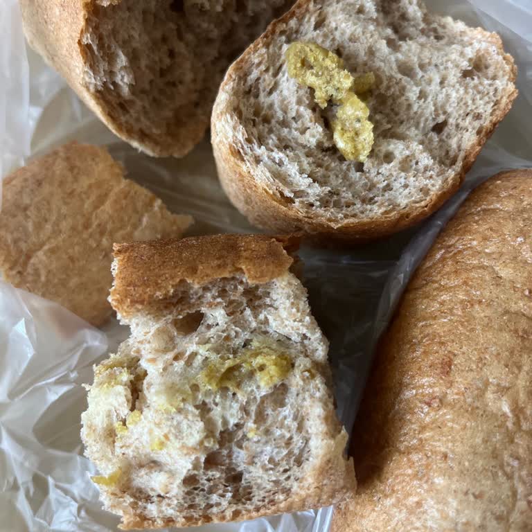 Aldığım Ekmeğin İçinden Yabancı Madde Çıktı Ve Ambalajda Bilgi Yoktu