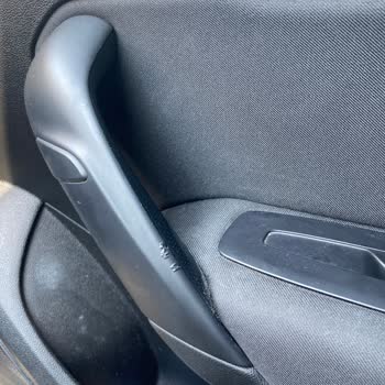 Renault Megane'da Kaplama Atması Sorunu Garanti Kapsamında Çözülmüyor