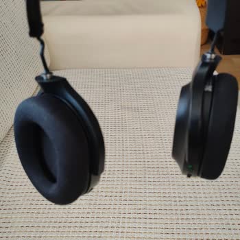 Razer Barracuda Kulaklık Parça Sorunu