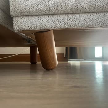 Vivense'den Yeni Alınan Koltuğun Ayağı Kırıldı, Garanti Desteği Verilmedi