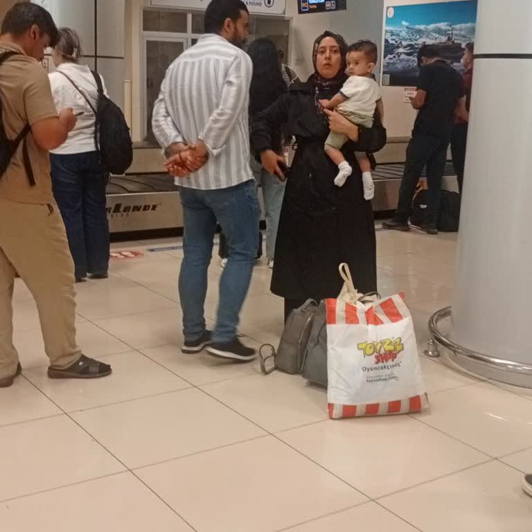 Ajet Uçuşunda Bilgilendirme Yapılmayan Rötar Ve Maddi Kayıp