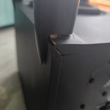 Aras Kargo Çalışanlarının İlgisizliği Ve Kargonun Özensiz Taşınması