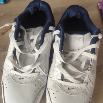 Nike Air Monarch Ayakkabıda Kısa Sürede Deformasyon ve Mağaza İlgisizliği Mağduriyeti