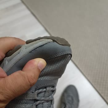 Skechers Schuhe trotz Garantie nach kurzer Zeit beschädigt