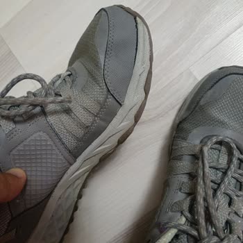 Skechers Schuhe trotz Garantie nach kurzer Zeit beschädigt