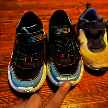 Skechers Game Kicks Kinderschuhe trotz Garantie schnell abgenutzt und Umtausch verweigert