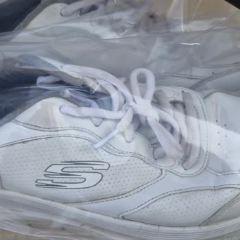 Skechers Arch Fit 2.0 Schuhe nach Garantiefall beschädigt zurückgesendet