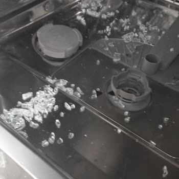 Korkmaz Yeni Alınan Tencere Setinde Cam Kapaklar Kırıldı Müşteri Hizmetleri Yanıt Vermiyor