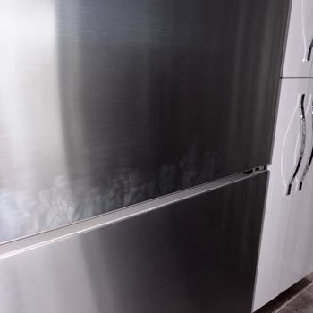 Garanti Kapsamında Buzdolabı Kapak Lekesi İçin Ücret Talebi