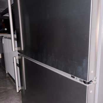 Garanti Kapsamında Buzdolabı Kapak Lekesi İçin Ücret Talebi