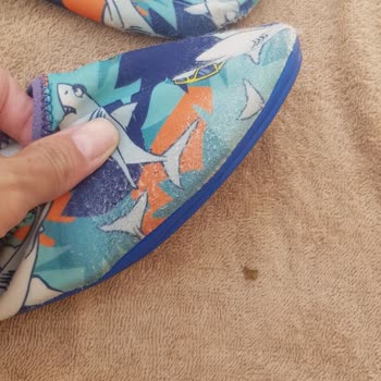 İki Günde Parçalanan Plaj Ayakkabısı Hayal Kırıklığı Yarattı