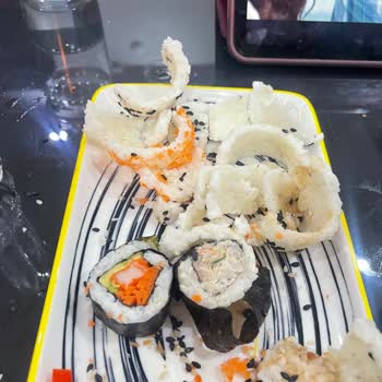 Hayal Kırıklığı Yaratan Sushi: Sert Pirinç, Tatsız Balık, Boşa Harcanan Para