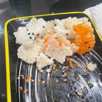 Hayal Kırıklığı Yaratan Sushi: Sert Pirinç, Tatsız Balık, Boşa Harcanan Para