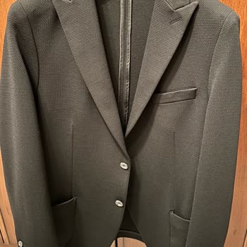 Aldığım Ceketin Geçmeyen Kötü Kokusu Nedeniyle Kullanamıyorum, Değişim İstiyorum