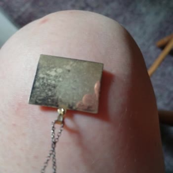 Astrolog Elvan İkinci Haftada Kolyenin Arka Kısmı Karardı ve Zinciri Koptu