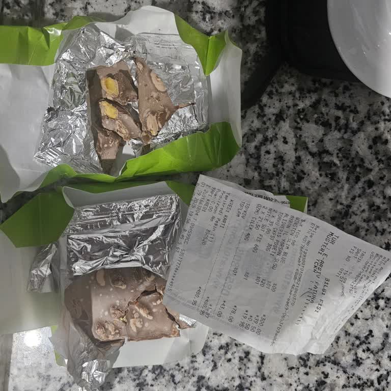 A101'de Son Kullanma Tarihli Nestle Çikolatalarda Küf Ve Sağlık Riski