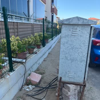 Tehlikeli Şekilde Bırakılan Trafo Can Ve Mal Güvenliğimizi Tehdit Ediyor!