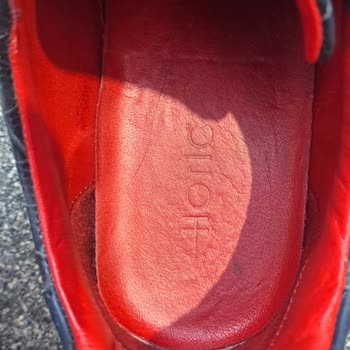 Hotiç Ayakkabı Her Giyişimde Yara Ve Boya Problemi Yaşatıyor