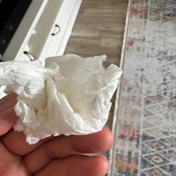Yeni Alınan Tabaktan Çıkan Madde Sağlık Endişesi Yarattı
