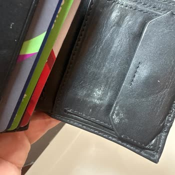 Calvin Klein Cüzdanın Kısa Sürede Renk Atması Ve Solması