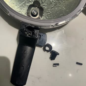 Fissler Vitaquick Tencere Kapağı Mekanizması Kırıldı, Müşteri Hizmetlerinden Yanıt Alınamıyor