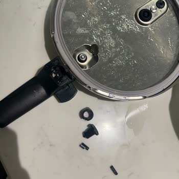 Fissler Vitaquick Tencere Kapağı Mekanizması Kırıldı, Müşteri Hizmetlerinden Yanıt Alınamıyor