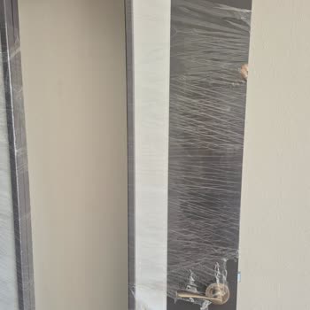 Ezilmiş Kapı Teslimatı Ve Yetersiz Müşteri Hizmeti Deneyimi